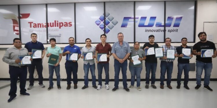 Impulsa UTTN la formación tecnológica con quinto diplomado SMT-FUJI